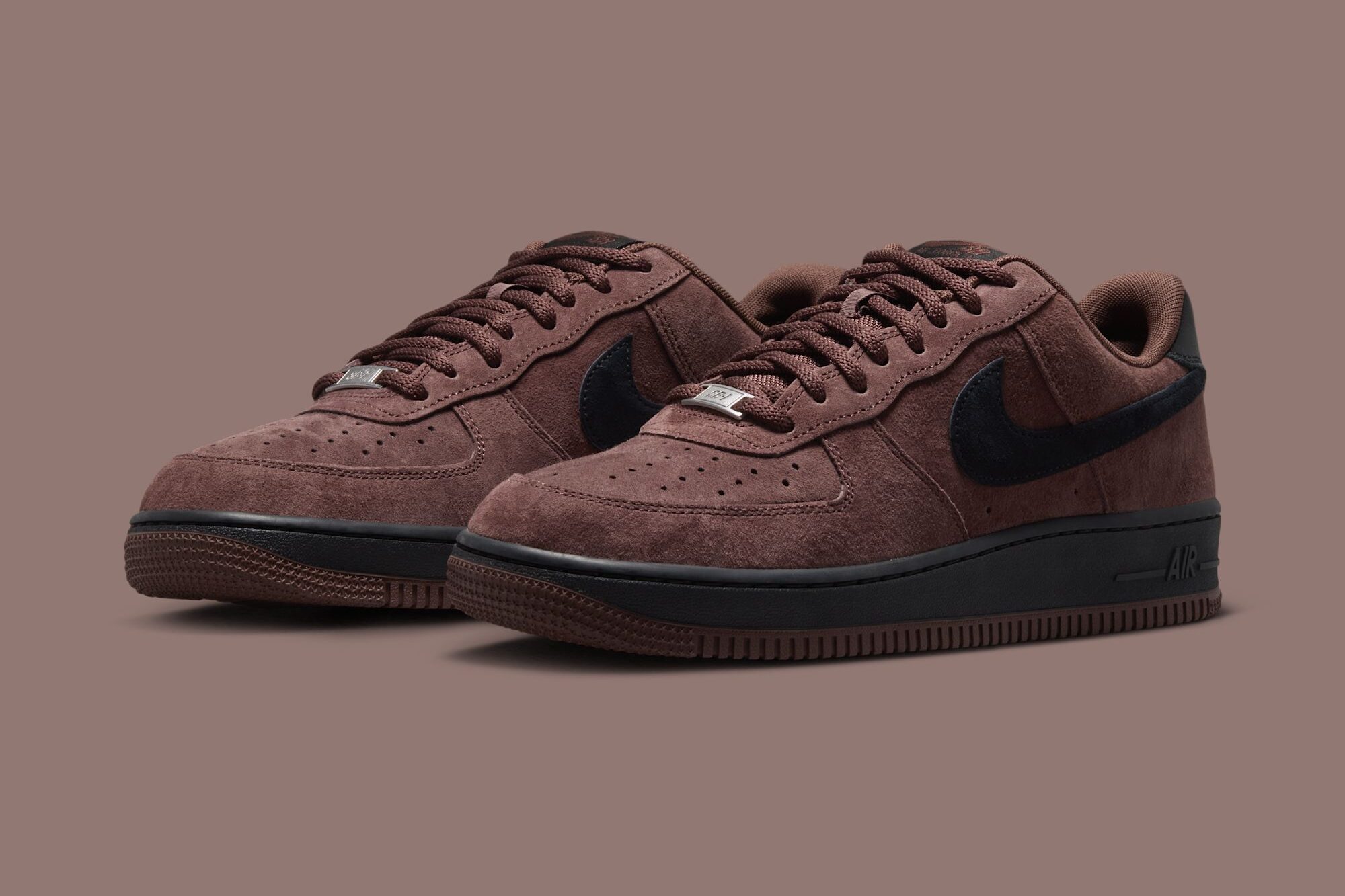 Nike SB x Air Force 1 Low “Light Chocolate” Release Date & Info
