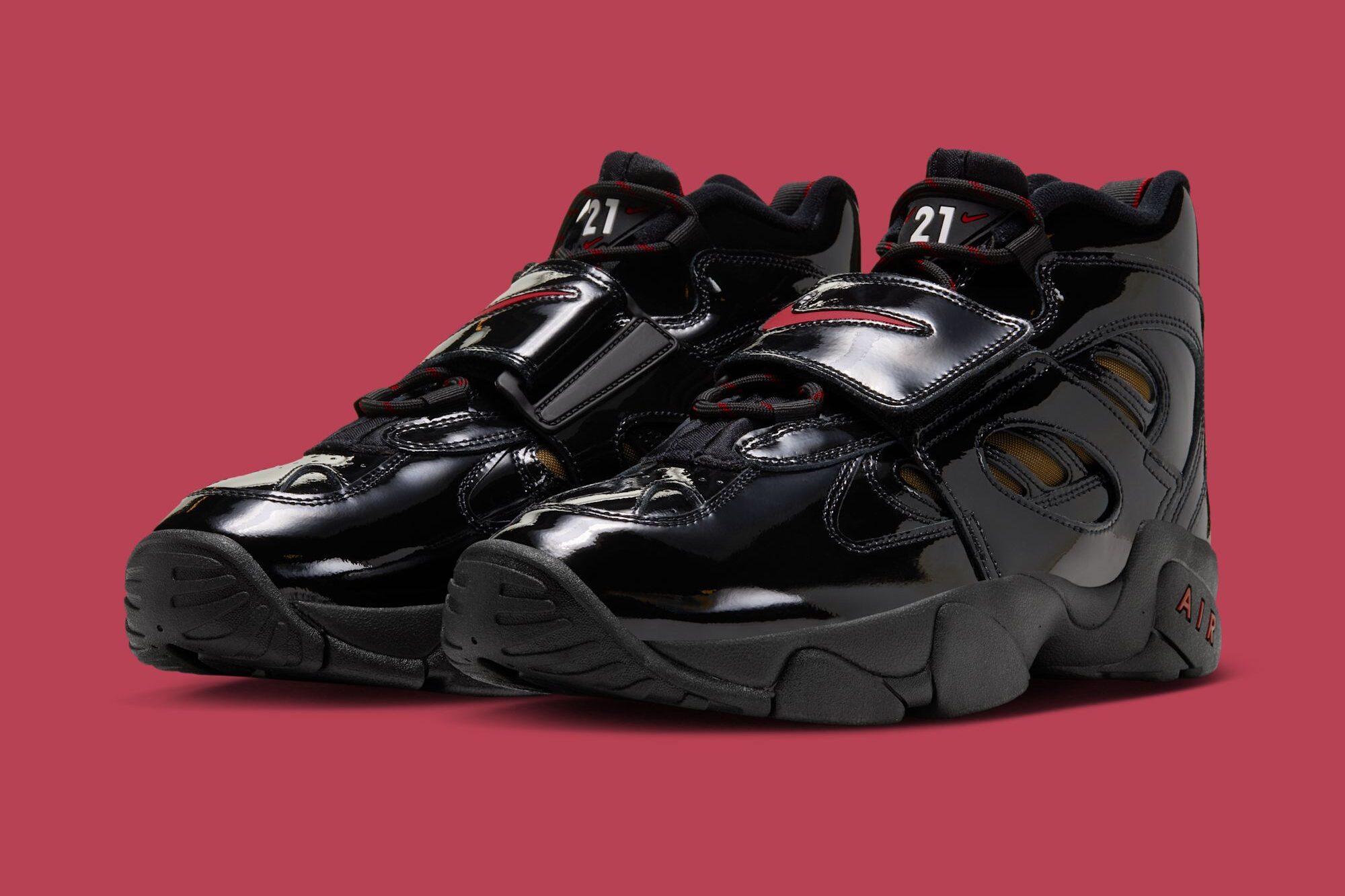 Nike Air Diamond Turf II “Patent Leather”